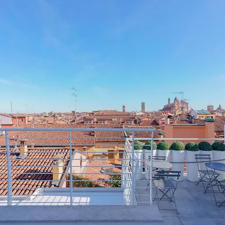 L'attico Dell'edera - Panoramic View With Jacuzzi Apartament Bolonia